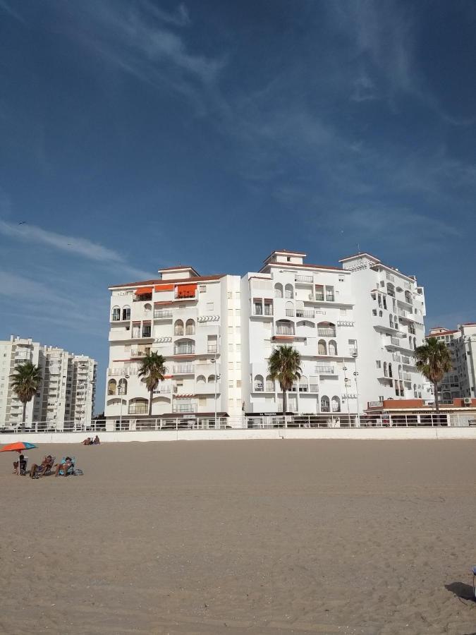 Primera Linea De Playa En Valdelagrana El Puerto de Santa Maria Bagian luar foto