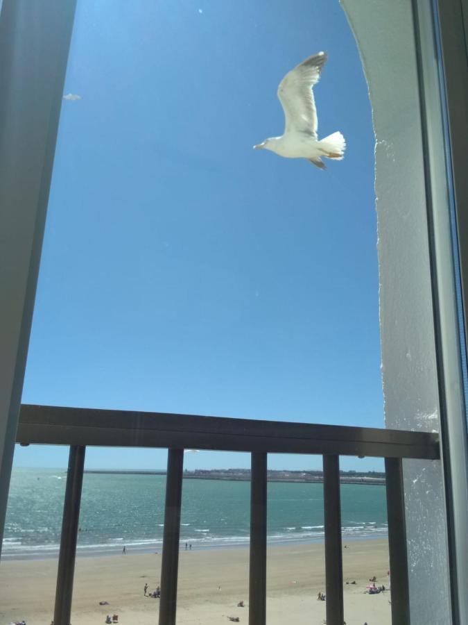 Primera Linea De Playa En Valdelagrana El Puerto de Santa Maria Bagian luar foto